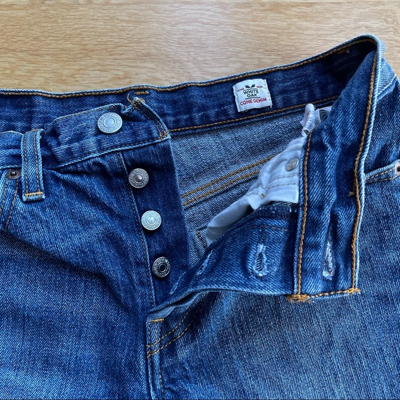 Levi's High Waisted Shorts Size 27 - Picture 4 of 12